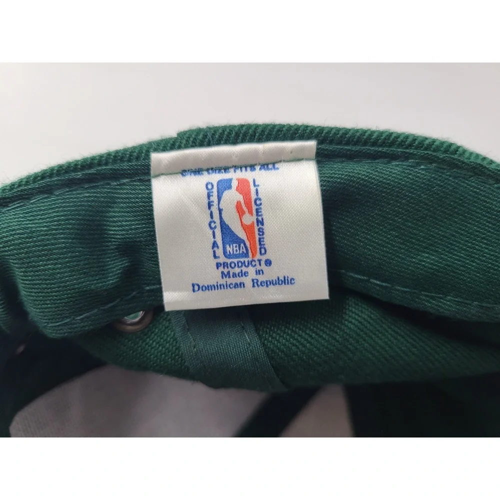Vintage Milwaukee Bucks Logo Athletic Strapback Adjustable Hat Cap Wool‎ Blend